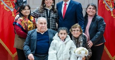 Presidente de la República y Primera Dama recibieron en La Moneda al matrimonio de Nancagua que celebró 70 años de amor