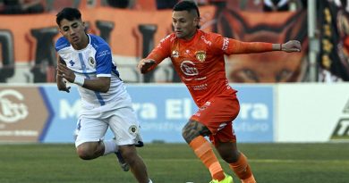 Cobreloa golpeó en los detalles y dejó a Santa Cruz con las manos vacías en Calama